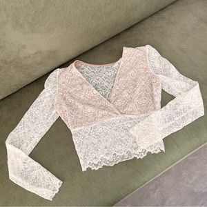 Aritzia Lace Cropped Longsleeve